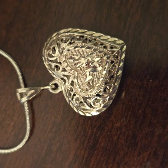 Elegant Sterling Silver Diamond Cut Heart Pendant Necklace - Picture 7 of 7